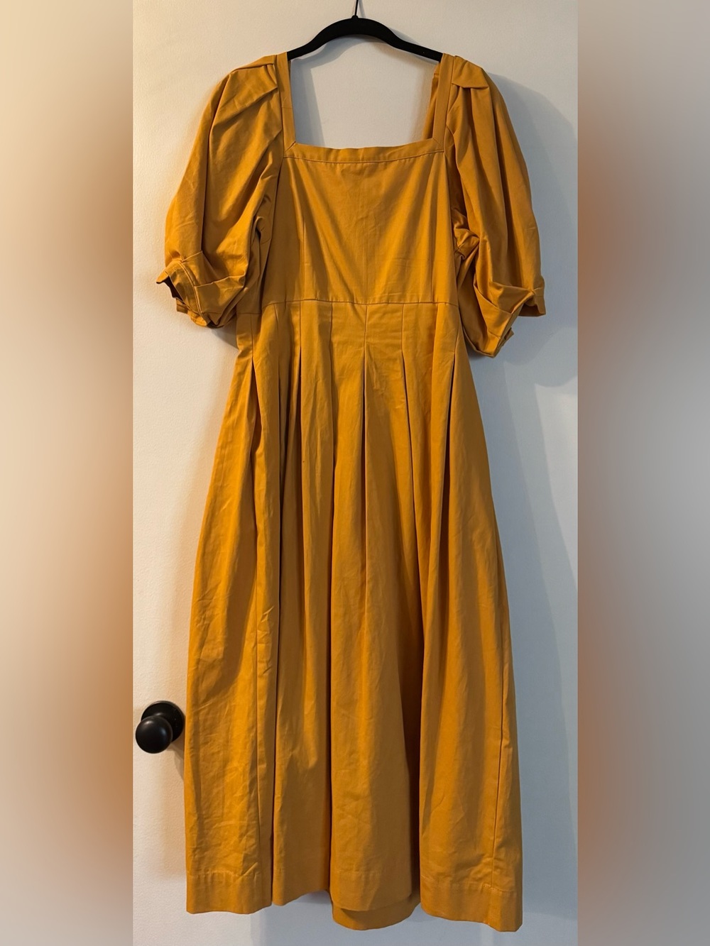 En Saison Puff-Sleeve Midi Dress